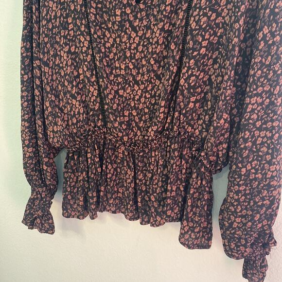 Free People dark floral bohemian elastic waist flowy  blouse size large - Picture 10 of 11
